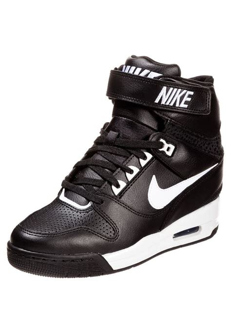 basket nike montante.